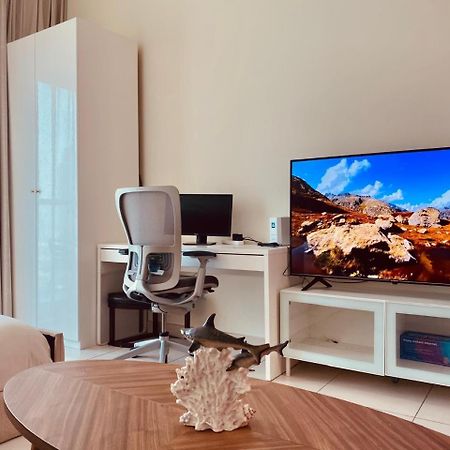 Full Sea View With Balcony - Studio Apartment - 10 Min To Jbr - Dubai Ngoại thất bức ảnh