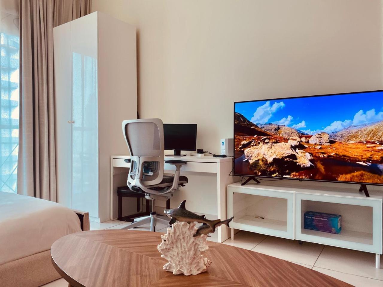 Full Sea View With Balcony - Studio Apartment - 10 Min To Jbr - Dubai Ngoại thất bức ảnh